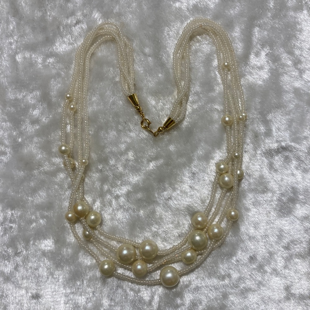 ☘️VTG Trifari Small/Large 4 Strand Pearl Necklace